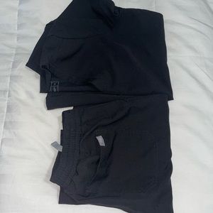 Gently Used Figs Scrub Set